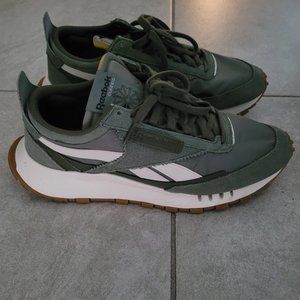 Reebok CL Legacy sz 10 Men